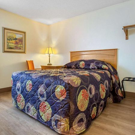 אשוויל Rodeway Inn מראה חיצוני תמונה