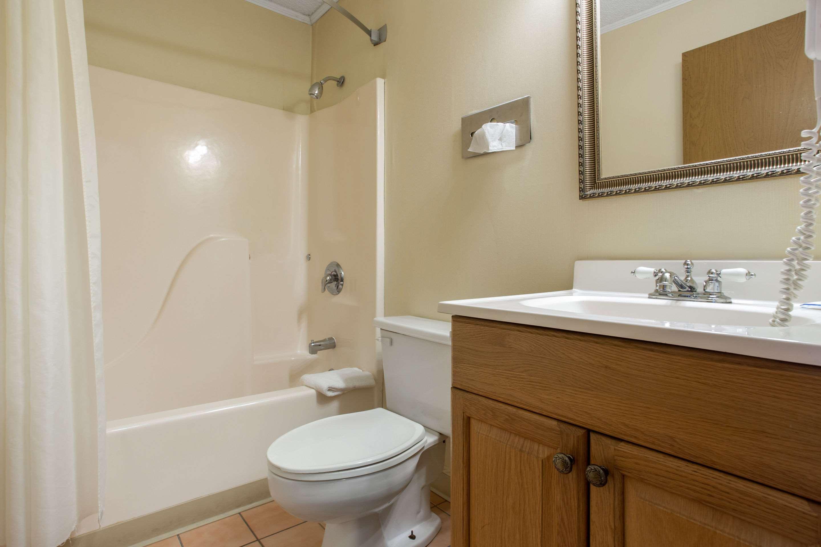 אשוויל Rodeway Inn מראה חיצוני תמונה