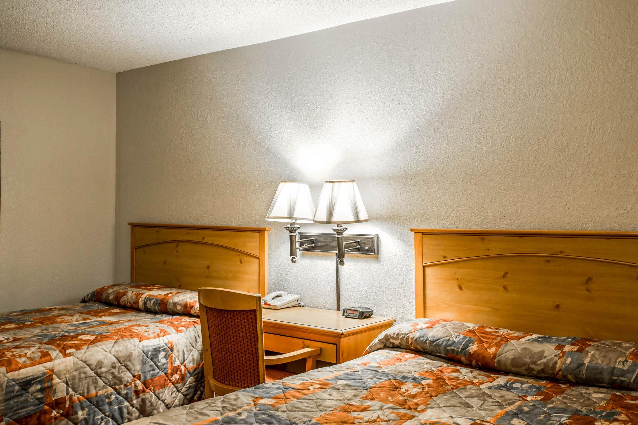 אשוויל Rodeway Inn מראה חיצוני תמונה