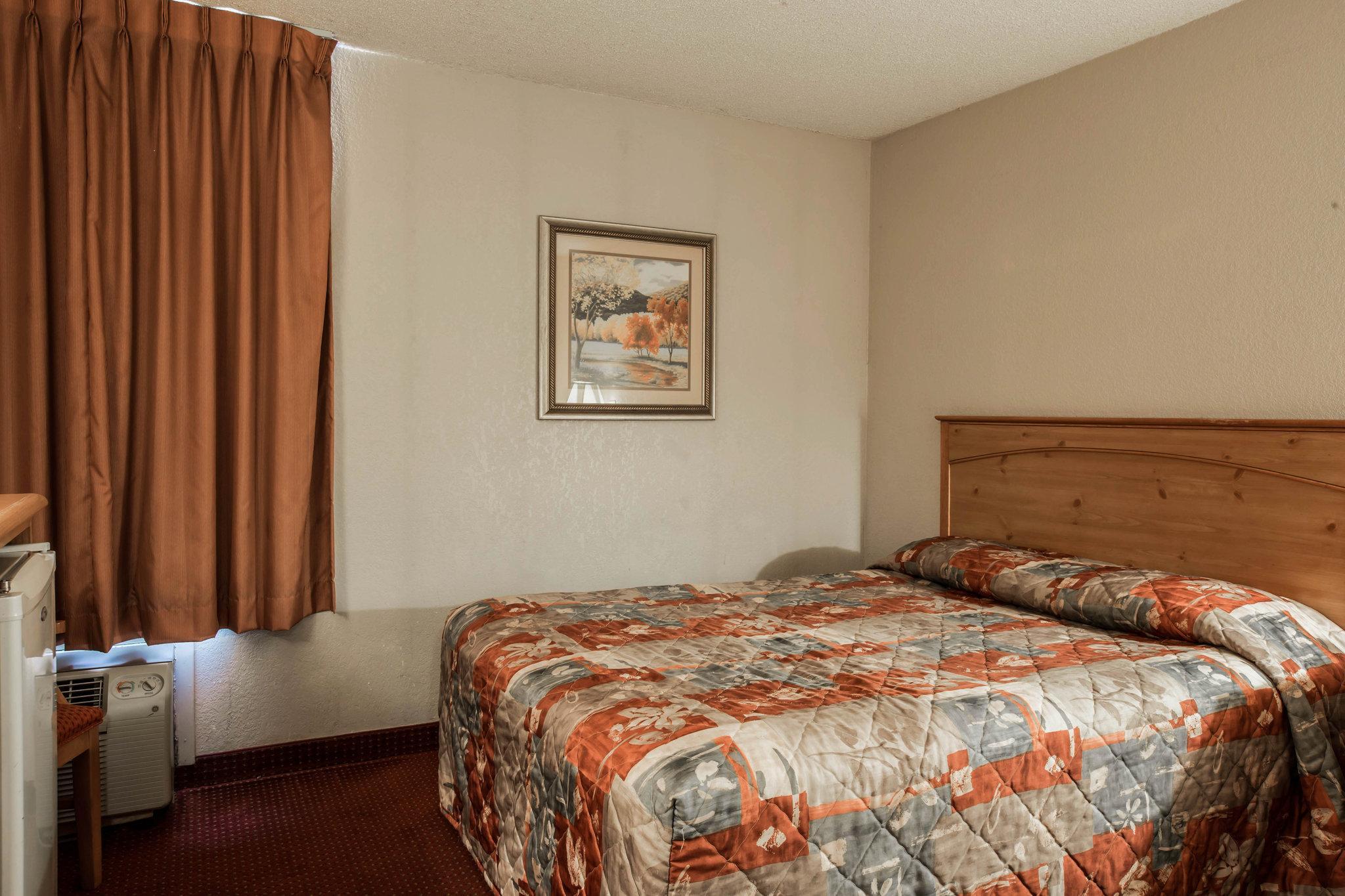 אשוויל Rodeway Inn מראה חיצוני תמונה